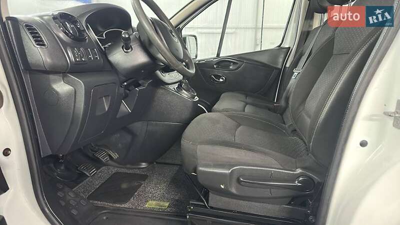 Грузовой фургон Opel Vivaro 2017 в Дубно