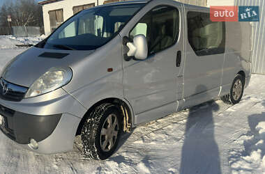 Вантажопасажирський фургон Opel Vivaro 2011 в Олевську