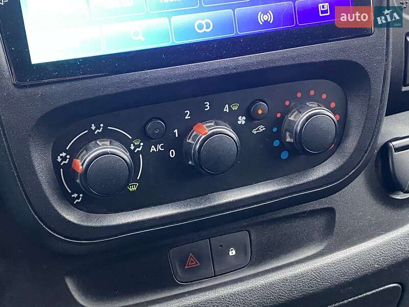 Минивэн Opel Vivaro 2017 в Киеве фото 22 Минивэн Opel Vivaro 2017 в Киеве