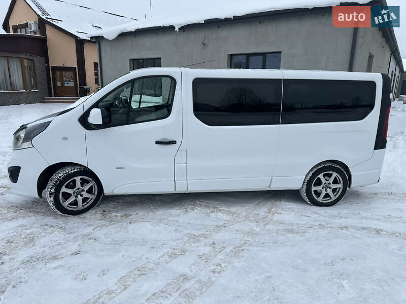 Минивэн Opel Vivaro 2015 в Сарнах