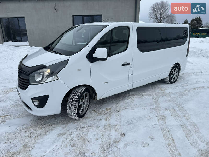Минивэн Opel Vivaro 2015 в Сарнах
