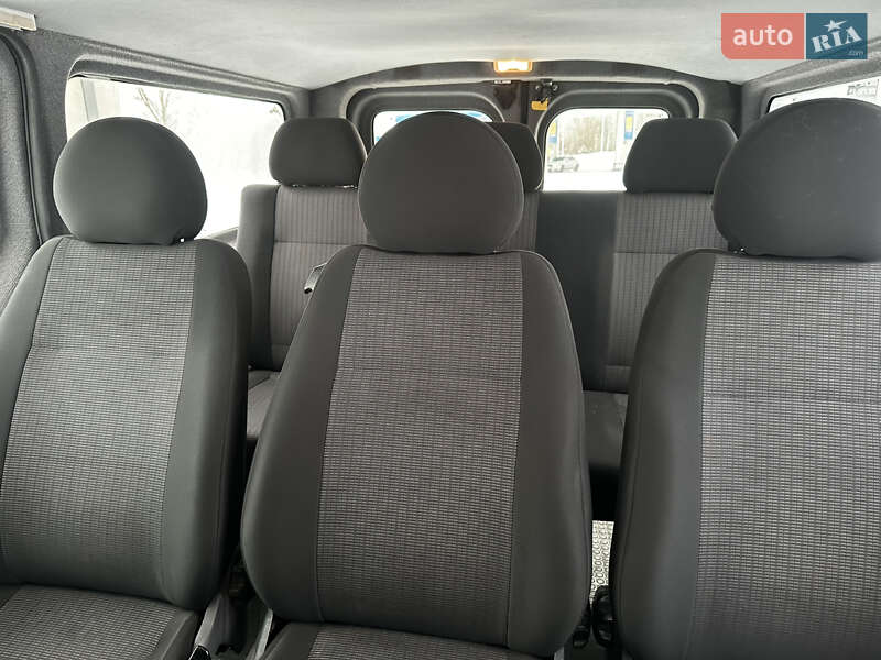 Минивэн Opel Vivaro 2015 в Сарнах