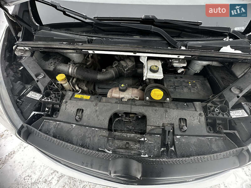 Минивэн Opel Vivaro 2015 в Сарнах