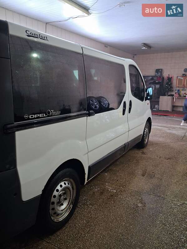 Минивэн Opel Vivaro 2009 в Бурыни