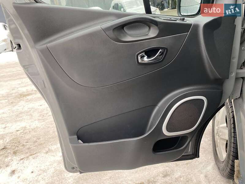 Минивэн Opel Vivaro 2015 в Львове