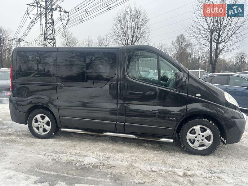 Минивэн Opel Vivaro 2011 в Луцке