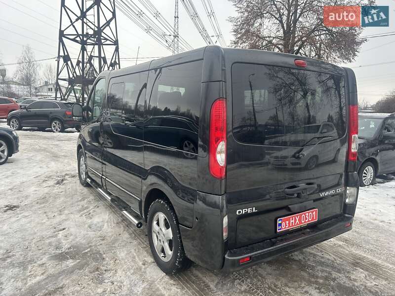 Минивэн Opel Vivaro 2011 в Луцке