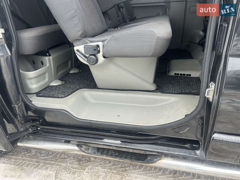 Минивэн Opel Vivaro 2011 в Луцке