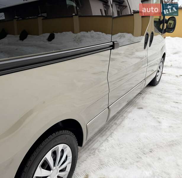 Минивэн Opel Vivaro 2012 в Львове