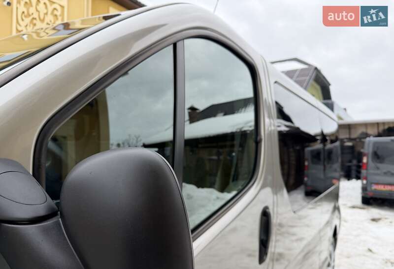 Минивэн Opel Vivaro 2012 в Львове