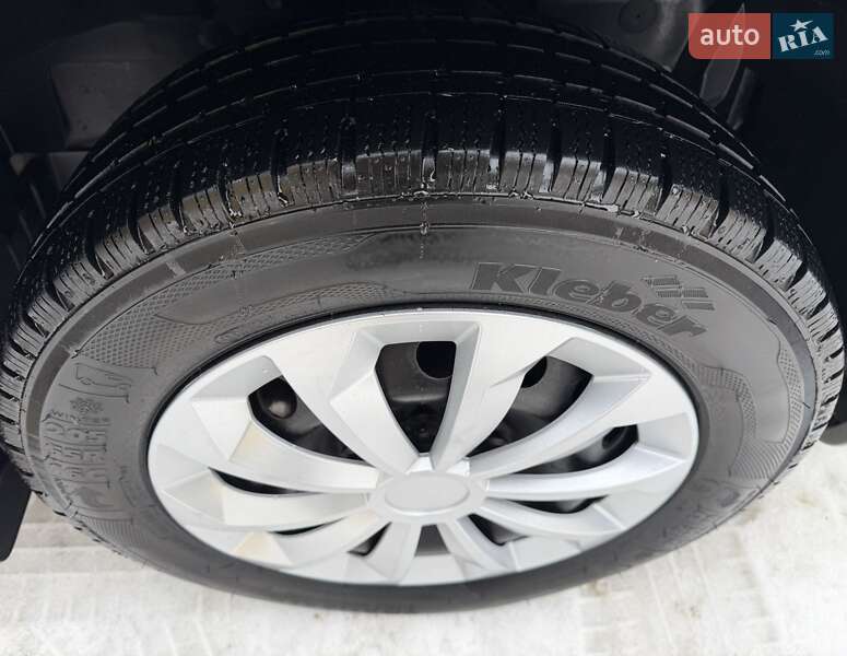 Минивэн Opel Vivaro 2012 в Львове