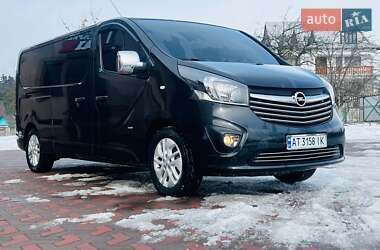 Мінівен Opel Vivaro 2015 в Яремчі