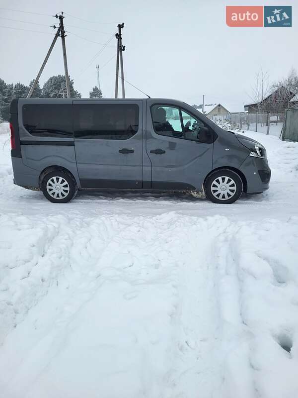Минивэн Opel Vivaro 2015 в Ровно фото 5 Минивэн Opel Vivaro 2015 в Ровно