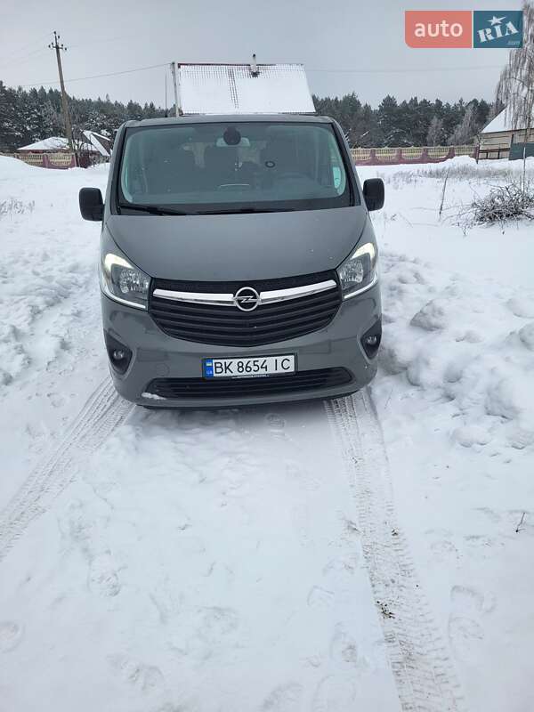 Минивэн Opel Vivaro 2015 в Ровно фото 9 Минивэн Opel Vivaro 2015 в Ровно