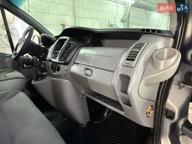 Минивэн Opel Vivaro 2012 в Киеве