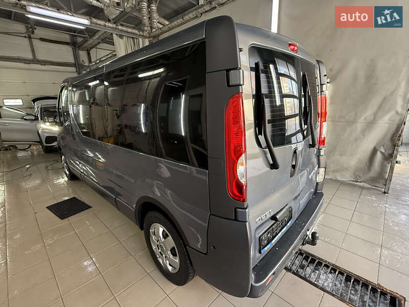 Минивэн Opel Vivaro 2012 в Киеве
