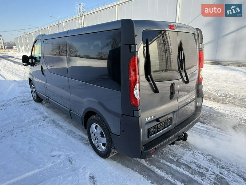 Минивэн Opel Vivaro 2012 в Киеве