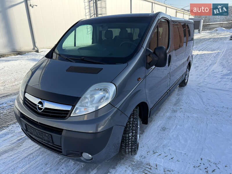 Минивэн Opel Vivaro 2012 в Киеве