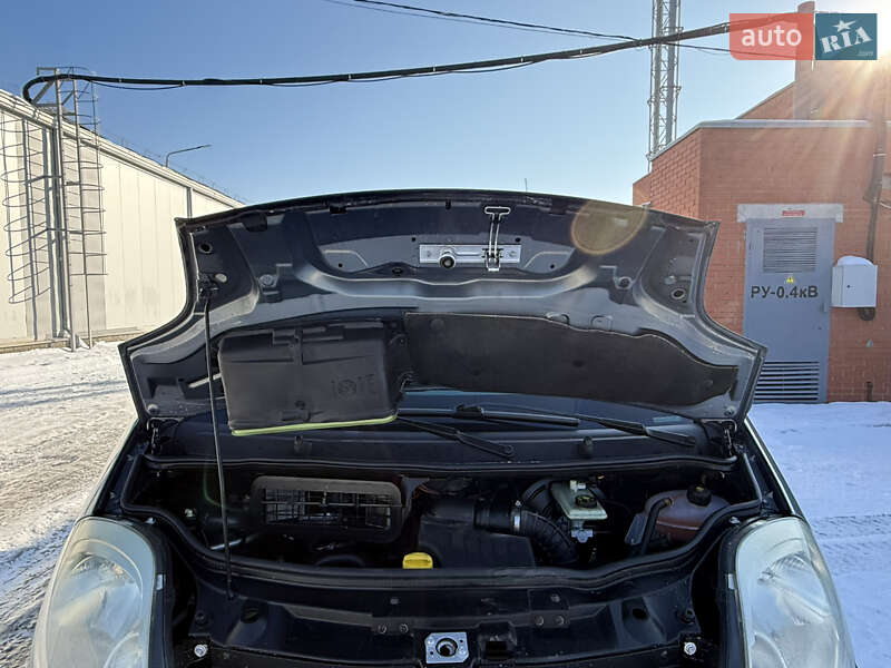 Минивэн Opel Vivaro 2012 в Киеве