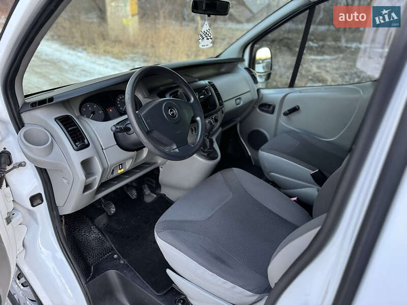 Минивэн Opel Vivaro 2009 в Днепре