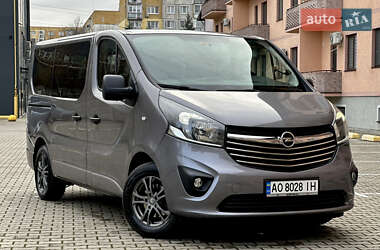 Минивэн Opel Vivaro 2015 в Ужгороде