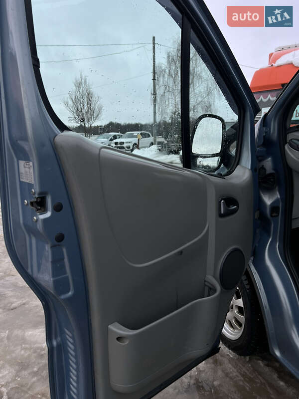 Минивэн Opel Vivaro 2007 в Новояворовске