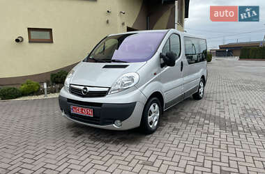 Мінівен Opel Vivaro 2012 в Виноградові