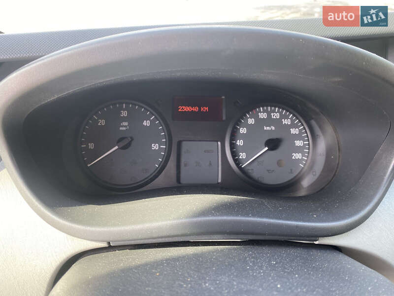 Грузовой фургон Opel Vivaro 2013 в Львове