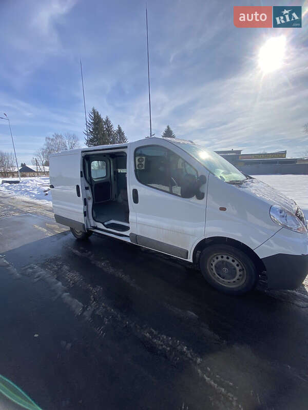 Грузовой фургон Opel Vivaro 2013 в Львове