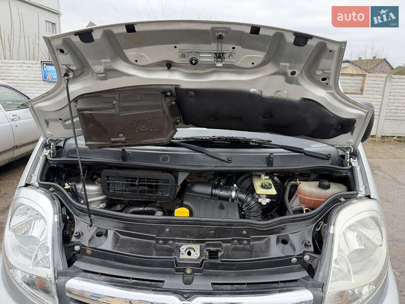 Минивэн Opel Vivaro 2007 в Апостолово фото 27 Минивэн Opel Vivaro 2007 в Апостолово