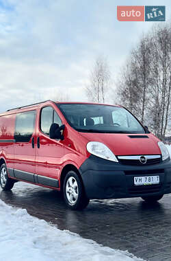 Вантажопасажирський фургон Opel Vivaro 2014 в Рівному