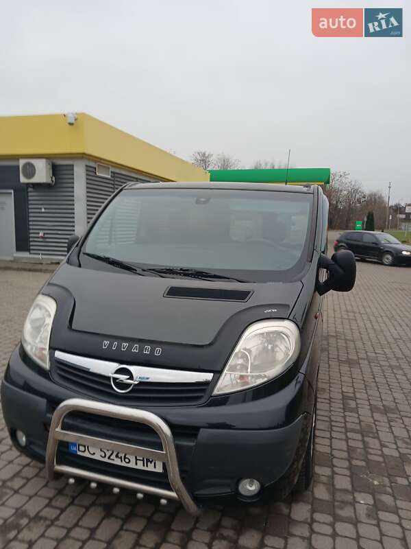 Минивэн Opel Vivaro 2009 в Мостиске