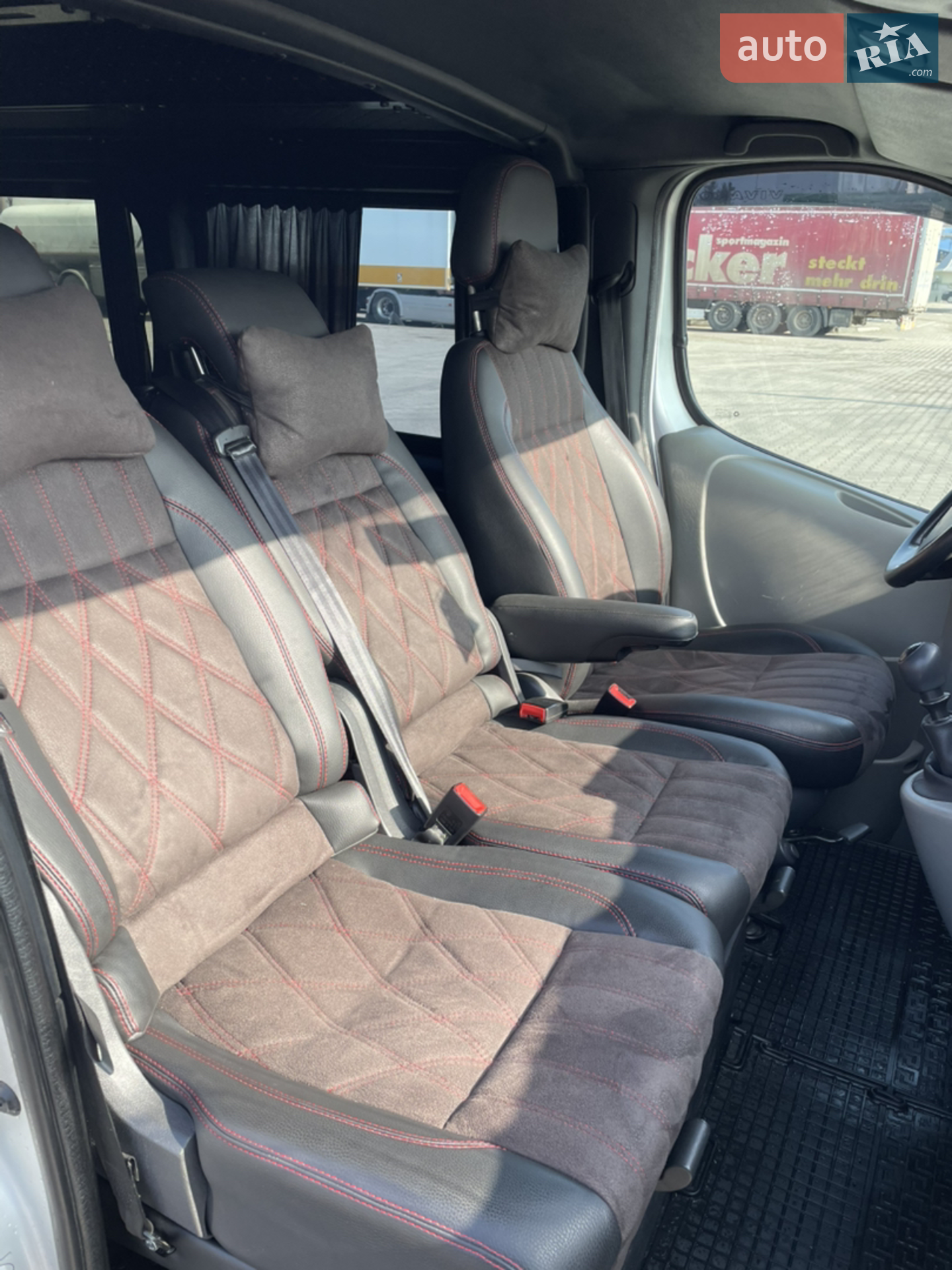 2010 Opel Vivaro - мініатюра 8
