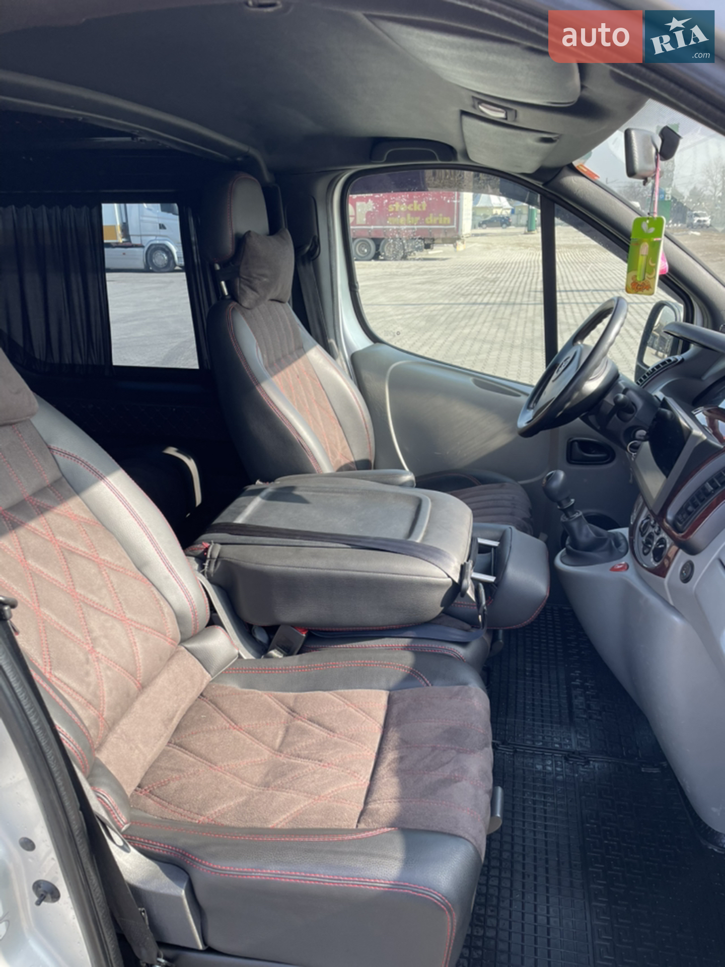 2010 Opel Vivaro - мініатюра 9