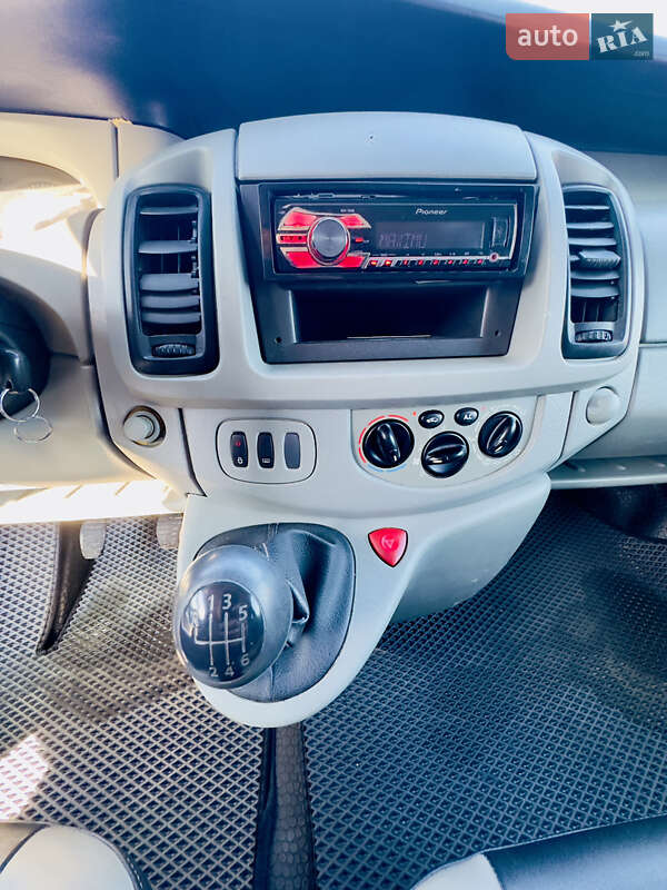 Минивэн Opel Vivaro 2006 в Львове