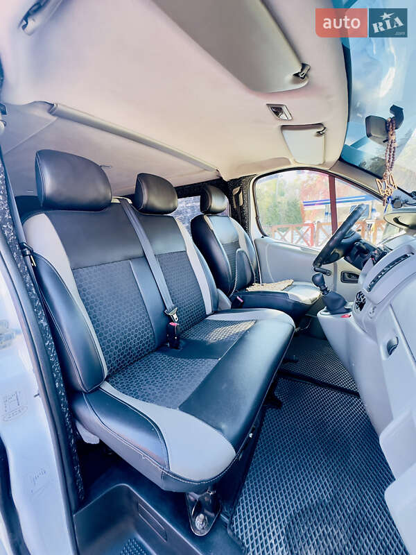 Минивэн Opel Vivaro 2006 в Львове