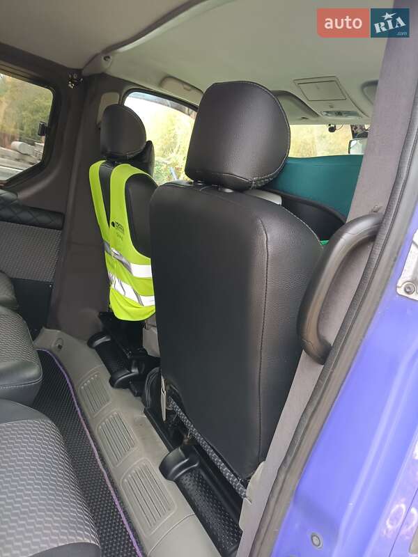 Мінівен Opel Vivaro 2004 в Калуші