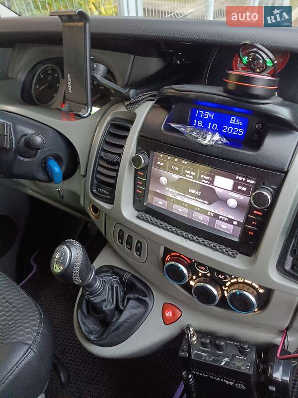 Мінівен Opel Vivaro 2004 в Калуші