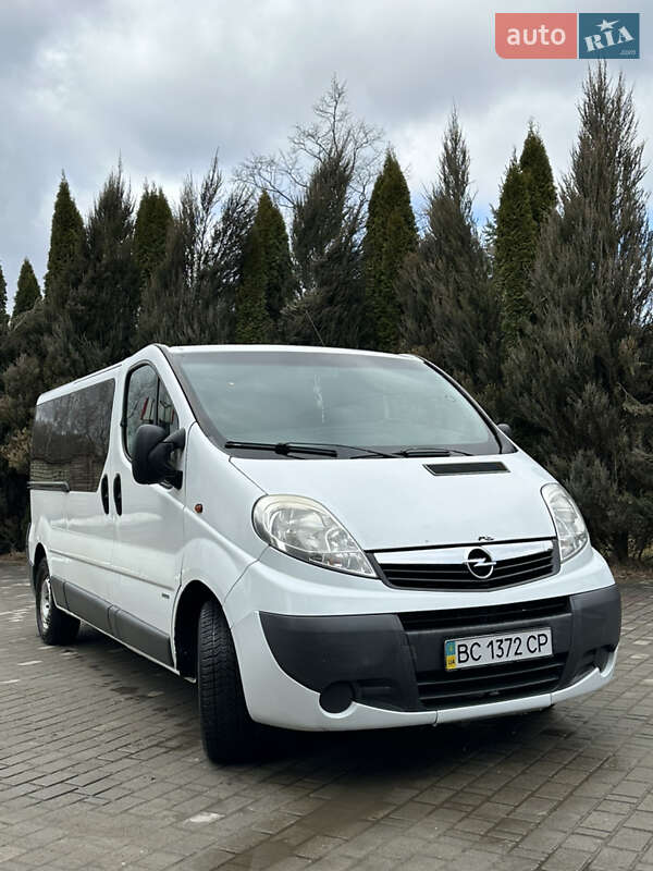 Мінівен Opel Vivaro 2008 в Самборі