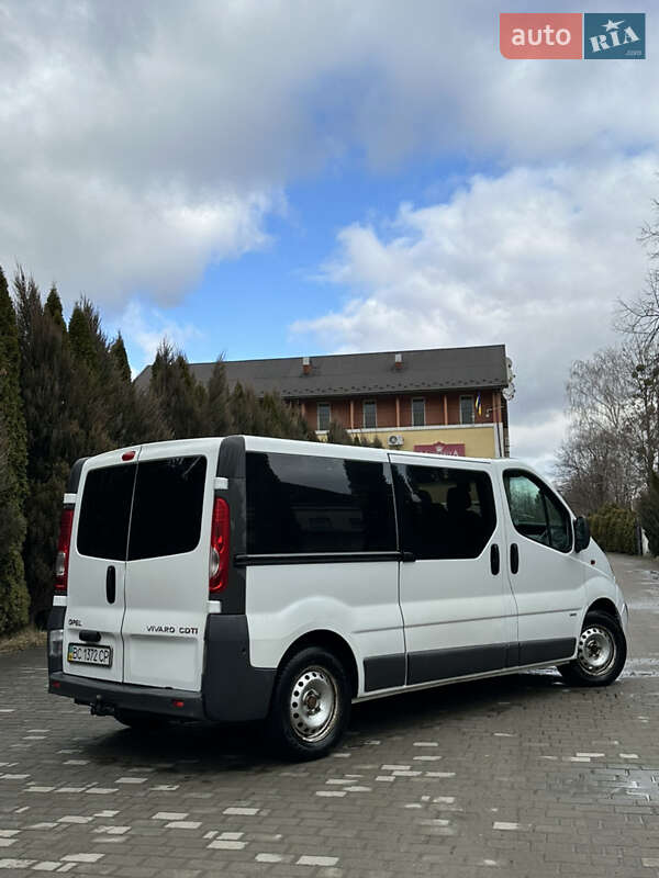 Мінівен Opel Vivaro 2008 в Самборі