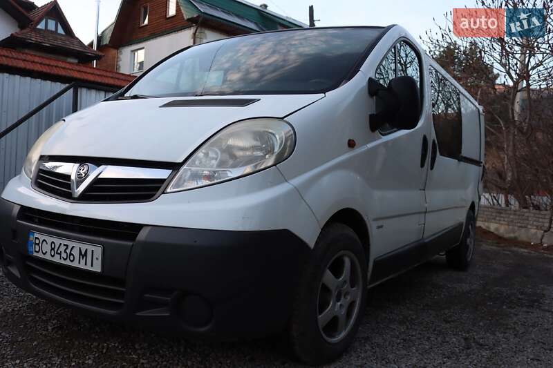 Грузовой фургон Opel Vivaro 2008 в Яремче
