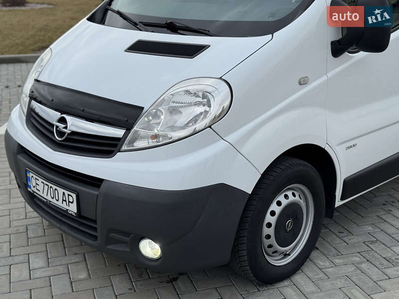 Минивэн Opel Vivaro 2014 в Черновцах