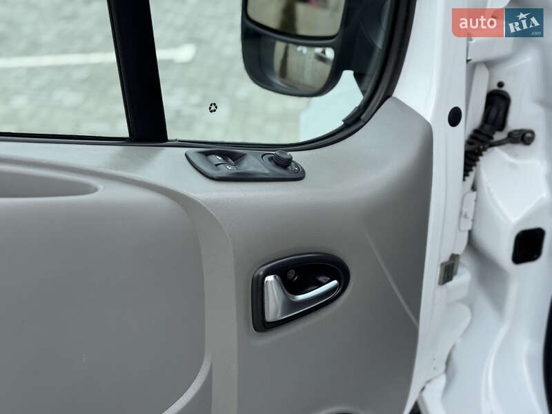 Минивэн Opel Vivaro 2014 в Черновцах