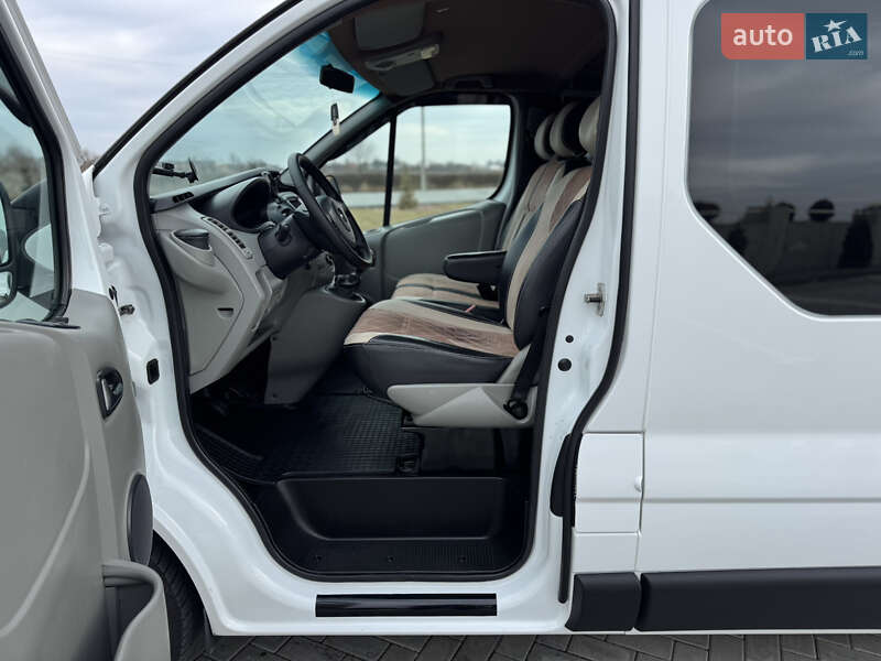 Минивэн Opel Vivaro 2014 в Черновцах