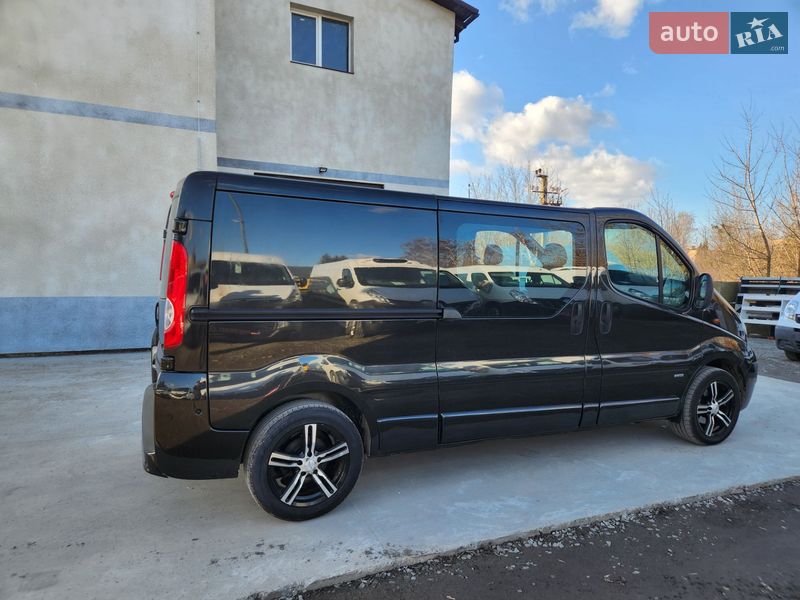 Минивэн Opel Vivaro 2012 в Дубно