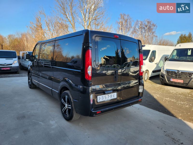 Минивэн Opel Vivaro 2012 в Дубно