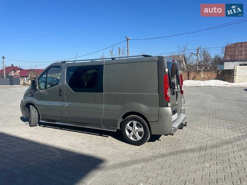 Грузопассажирский фургон Opel Vivaro 2014 в Дубно