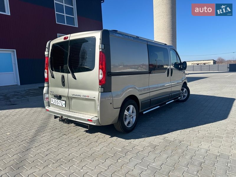 Грузопассажирский фургон Opel Vivaro 2014 в Дубно