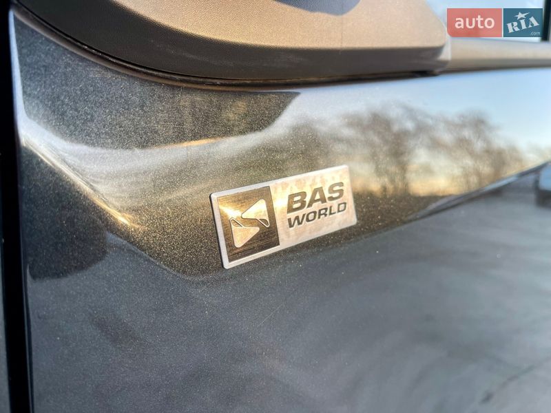 Грузопассажирский фургон Opel Vivaro 2015 в Млинове