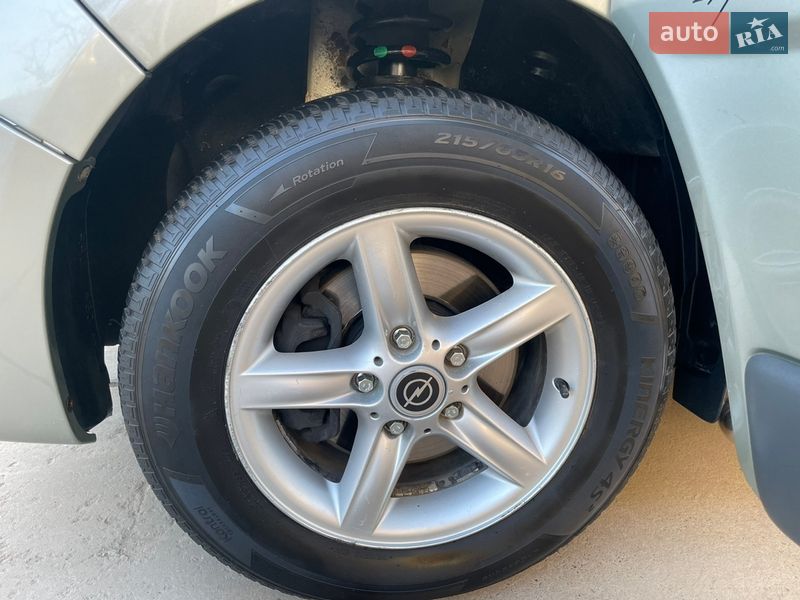 Минивэн Opel Vivaro 2010 в Хотине